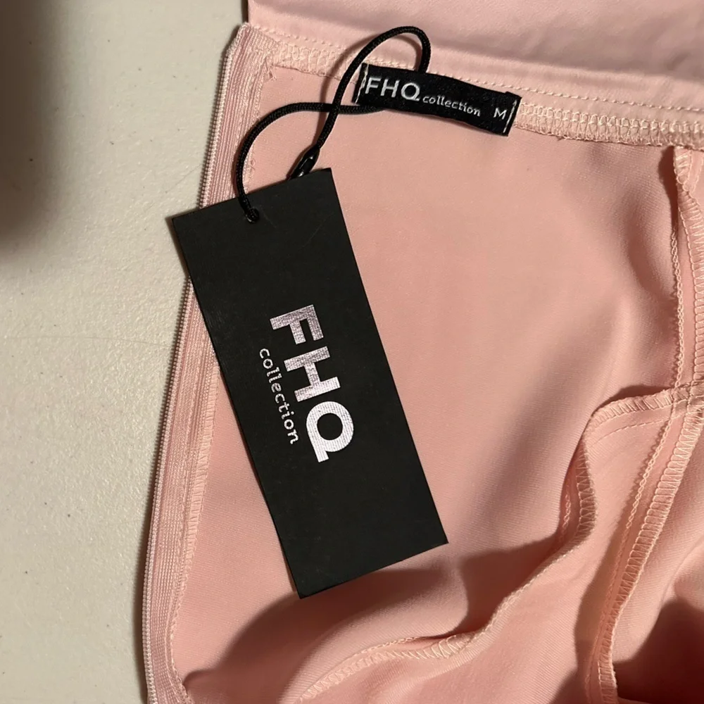 NWT FHQ size medium classic retro dress